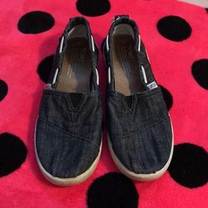 women’s toms